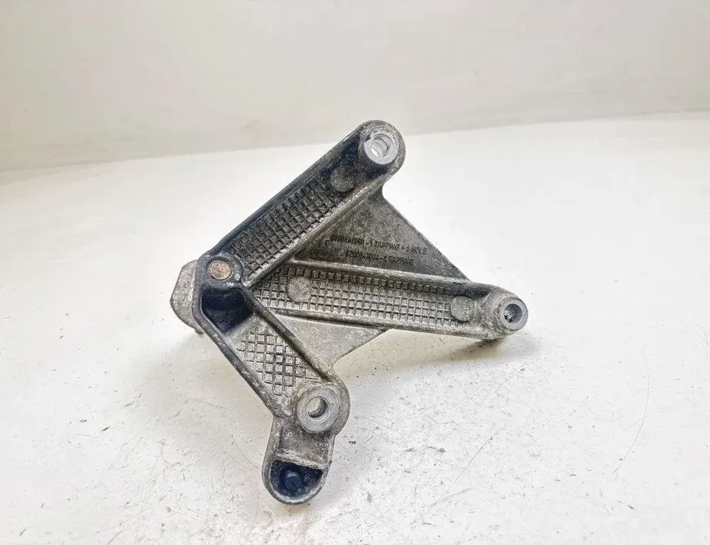 NISSAN Note 1 generation (2005-2014) Wspornik mocowania skrzyni biegów 8200457080 31355532