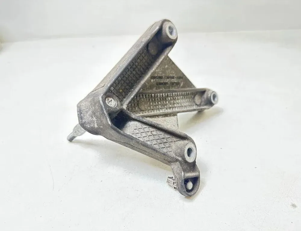 RENAULT Megane 2 generation (2002-2012) Rear engine bracket 8200043084 31360286