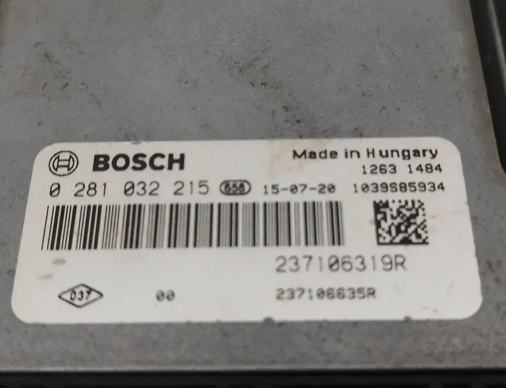DACIA Logan 2 generation (2013-2020) Engine Control Unit ECU 0281032215,237106635R 31360662