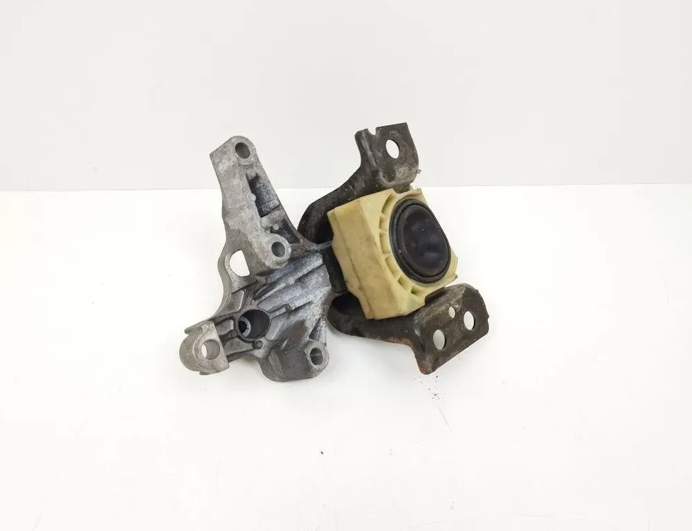DACIA Logan 2 generation (2013-2020) Front engine mount 112845638R 31372162