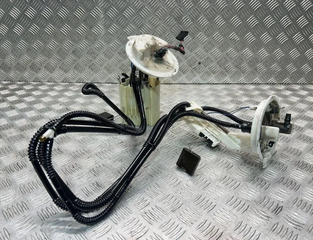 MERCEDES-BENZ C-Class W204/S204/C204 (2004-2015) W Zbiornikowej Pompie Paliwa A2044700594 35108907