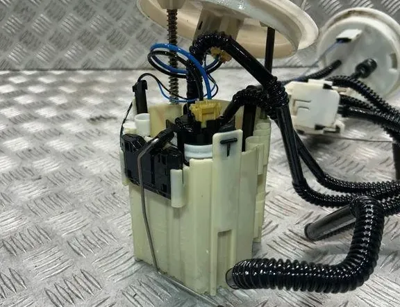 MERCEDES-BENZ C-Class W204/S204/C204 (2004-2015) W Zbiornikowej Pompie Paliwa A2044700594 35108907