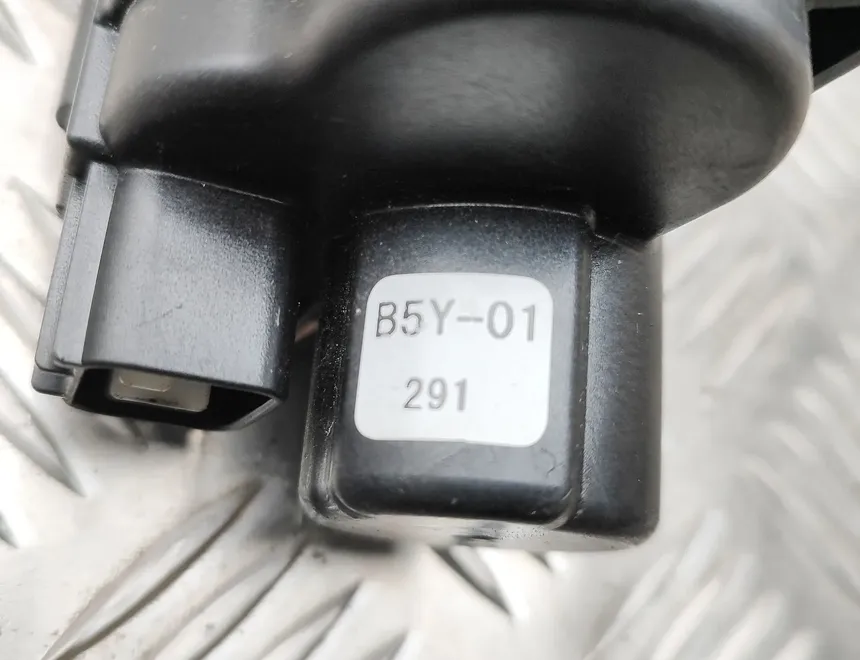 YAMAHA MT Serwosilnik zaworu EXUP B5Y-01,B5Y858200100 34274051