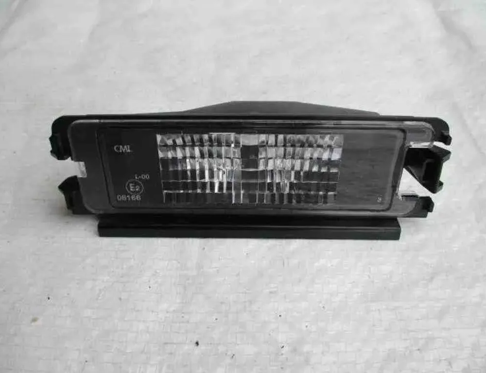 DACIA Logan 2 generation (2013-2020) Oświetlenie tablicy rejestracyjnej 8200957874 32484317