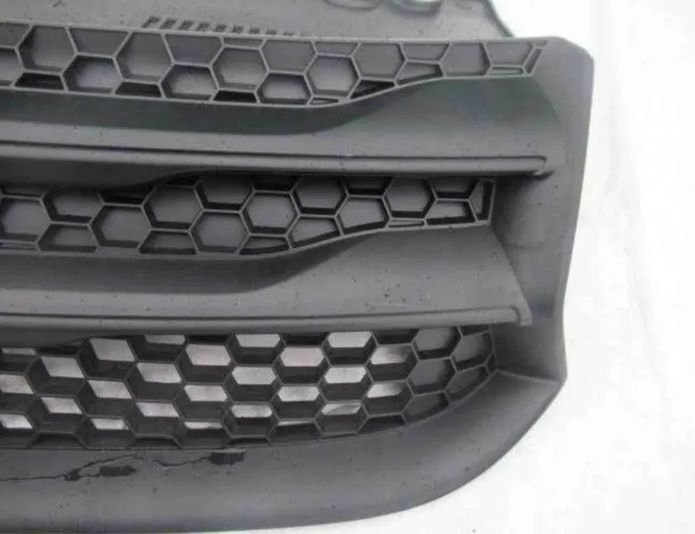 DACIA Sandero 2 generation (2013-2020) Przedni górny grill 623103971R 32489929