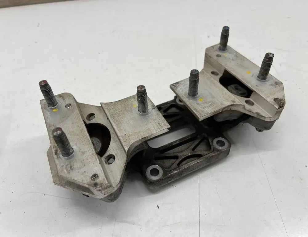 MERCEDES-BENZ GLE W167 (2019-2024) Gearbox Mount Bracket A1672411200 33496014