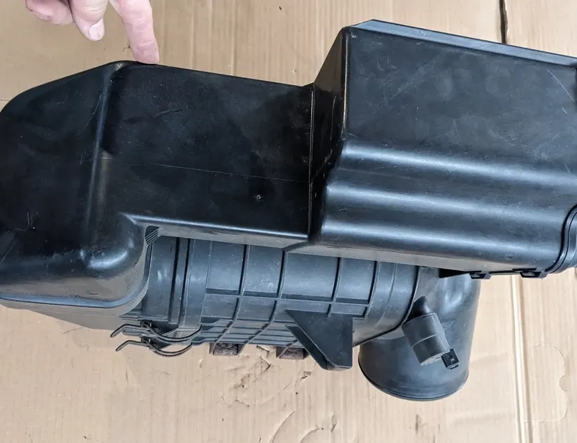 IVECO EuroCargo I-III (1991-2015) Skrzynka filtra powietrza 504108271 31656233