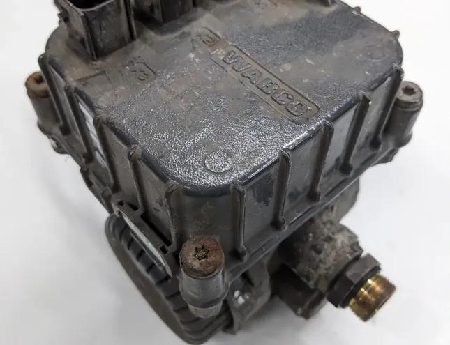 MERCEDES-BENZ ACTROS MP4 (2011-present) Zawór sterujący przyczepy A0004296324,0004296324,4801065110,Ip1168 33986755