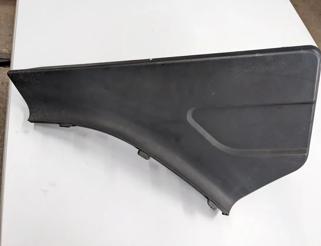 SCANIA P,G,R,T - series (2003-present) Plastik przedniego lewego błotnika 1364665,Ip1243 34936399