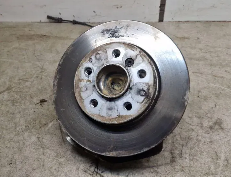 BMW i3 I01 (2013-2024) Front Left Wheel Hub 6852159 34254030