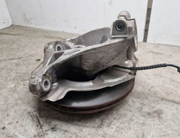 BMW i3 I01 (2013-2024) Front Left Wheel Hub 6852159 34254030