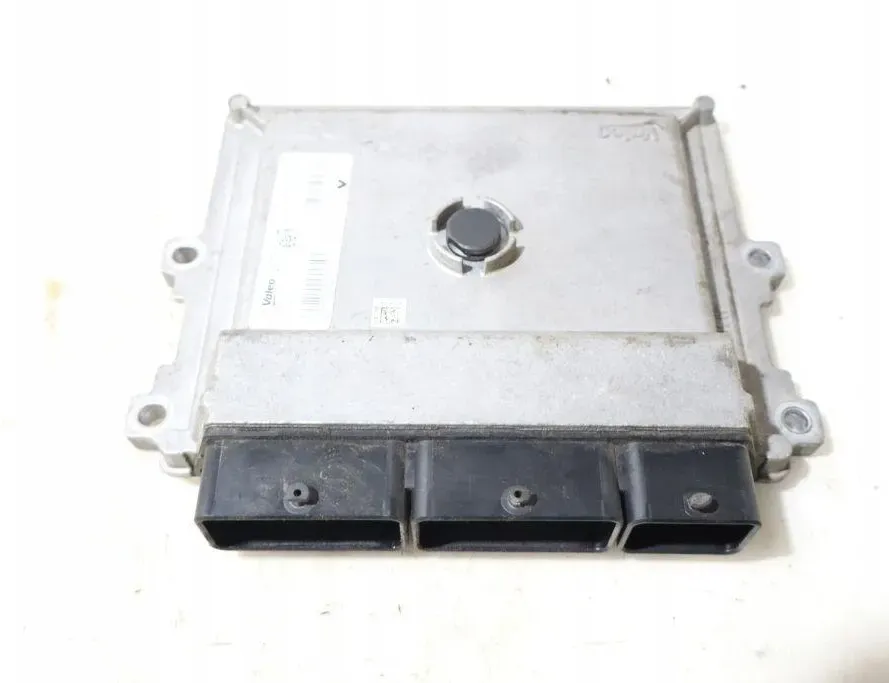 DACIA Logan 2 generation (2013-2020) Engine Control Unit ECU 32884230