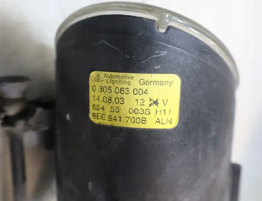 AUDI A4 B7/8E (2004-2008) Front Right Fog Light 32897879