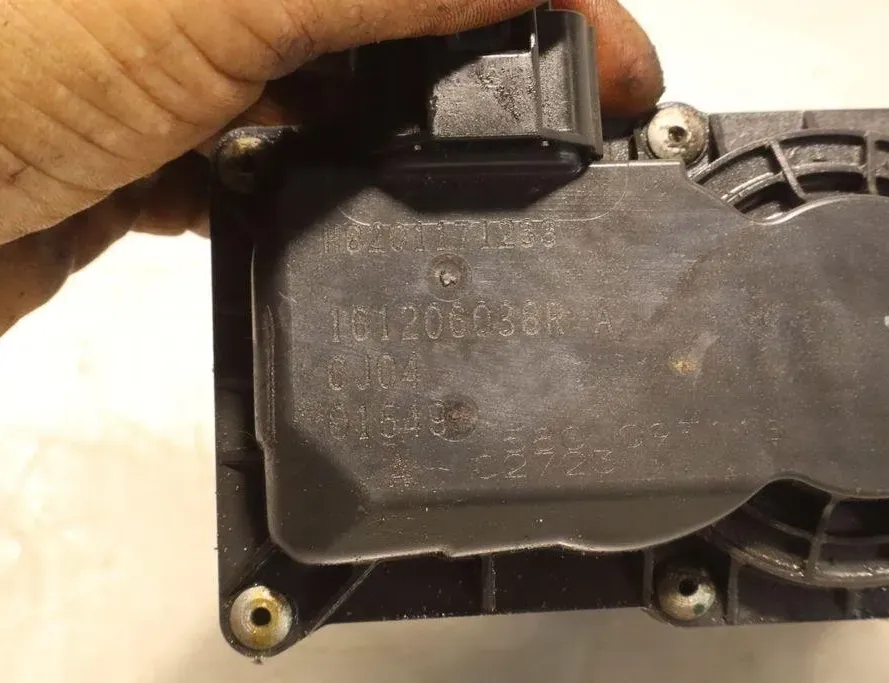 DACIA Logan 2 generation (2013-2020) Korpus przepustnicy 32909375