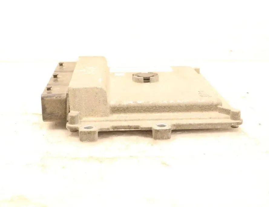 DACIA Logan 2 generation (2013-2020) Engine Control Unit ECU 32909387