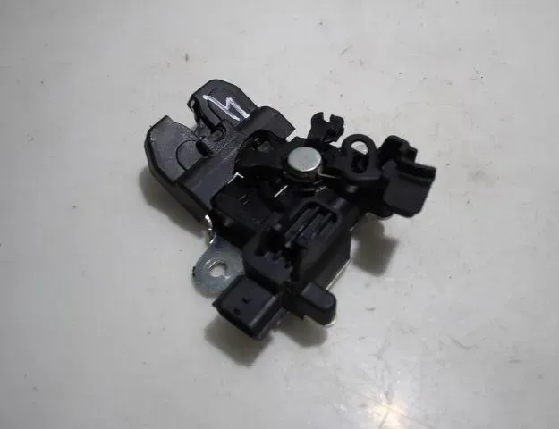 DACIA Logan 2 generation (2013-2020) Tailgate Boot Lock 32927938