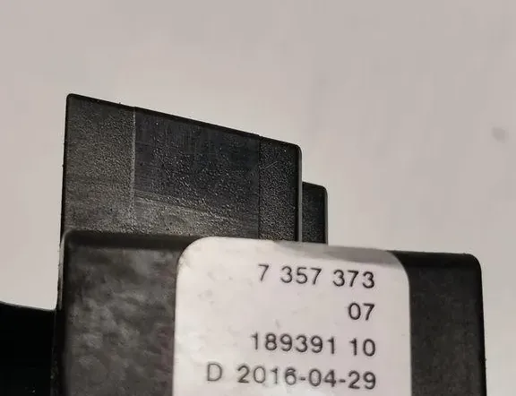 BMW 7 Series G11/G12 (2015-2023) Dysza do szyby przedniej 7357373 33177312