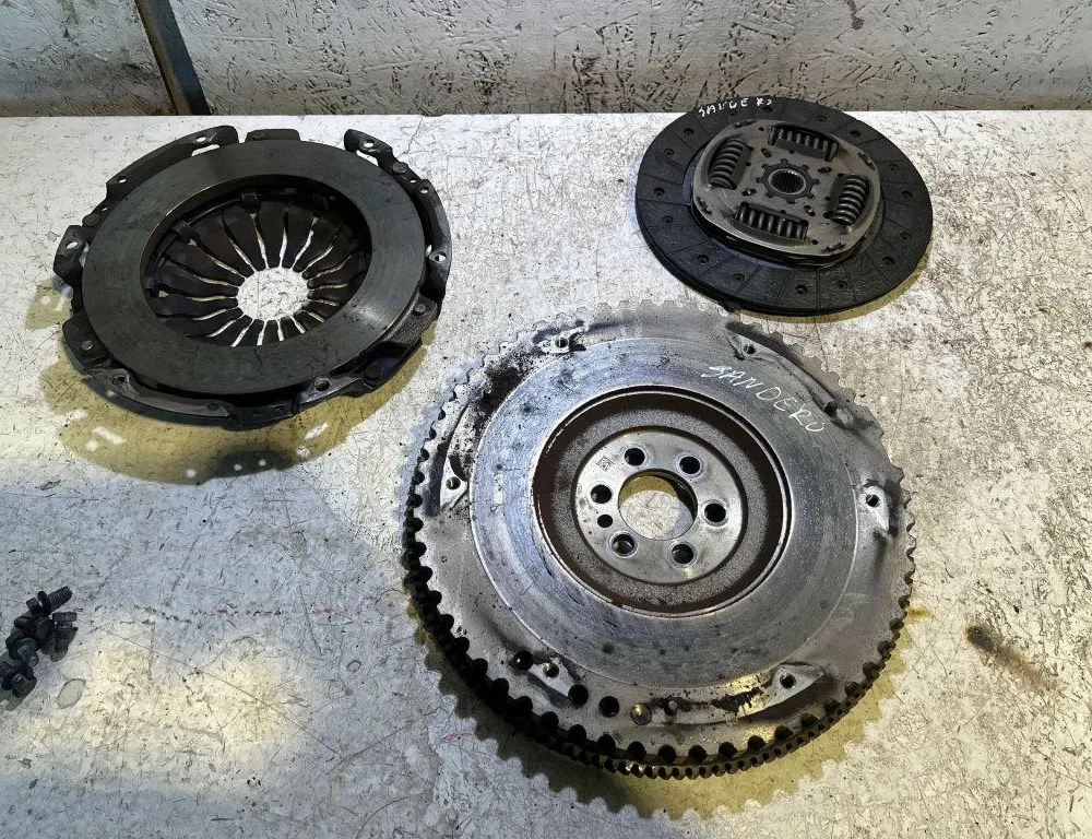 DACIA Sandero 2 generation (2013-2020) Clutch Kit 35045031