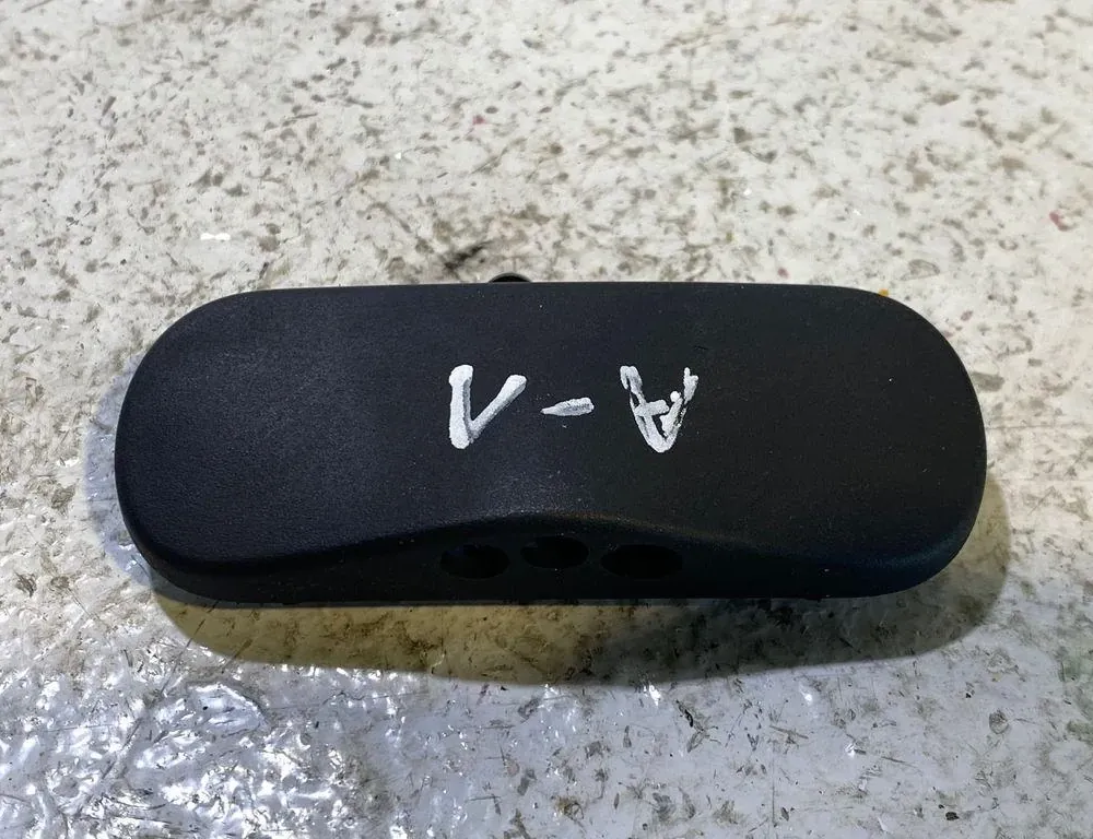 AUDI A1 8X (2010-2020) Dysza do szyby przedniej 8X0955987,121108B 35018018