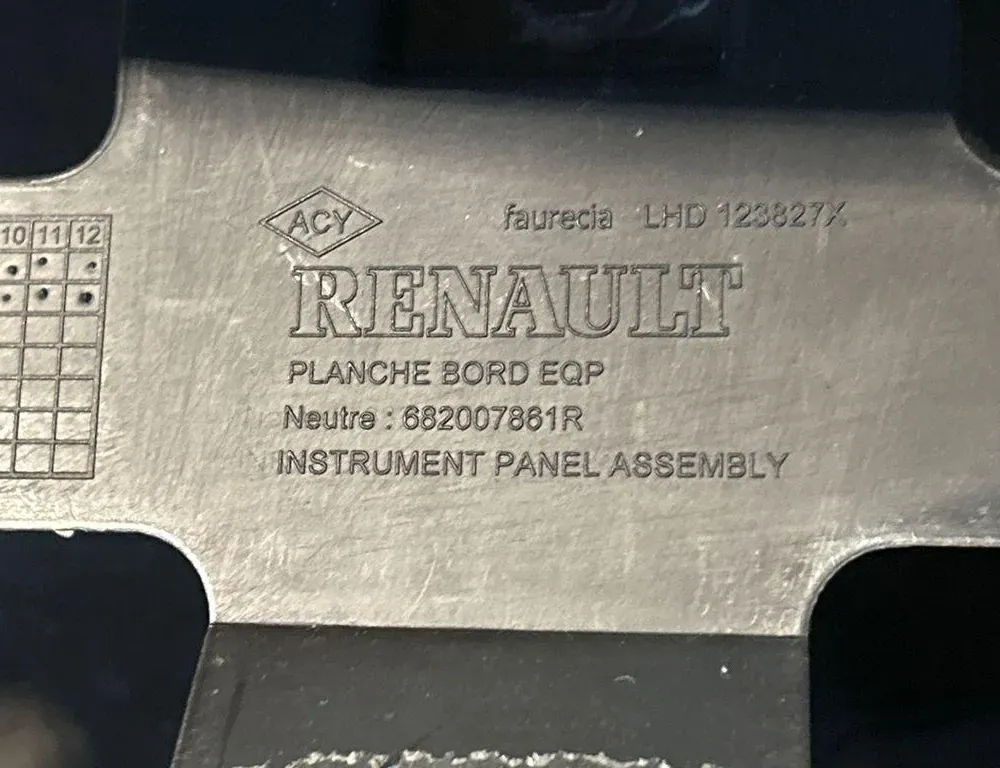 RENAULT Clio 4 generation (2012-2020) Dashboard 682007861R 35040448