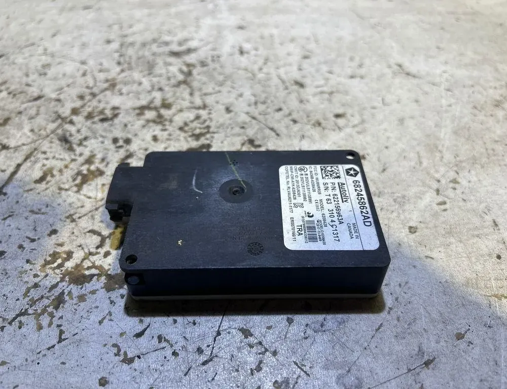 DODGE Challenger 3 generation (2008-2024) Blind Spot Control Module 68245862AD 35036677