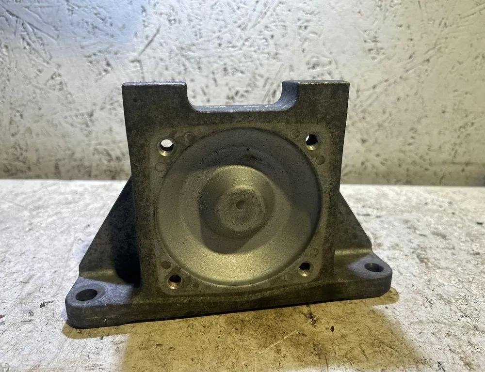 DODGE Challenger 3 generation (2008-2024) Gearbox Mount Bracket 05147200AD 35000862