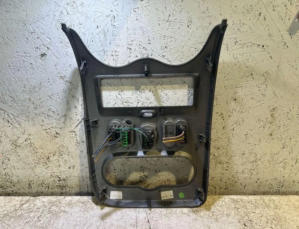 DACIA Duster 1 generation (2010-2017) Music Player Trim 682603302R,682600050R,682603062R 35035952