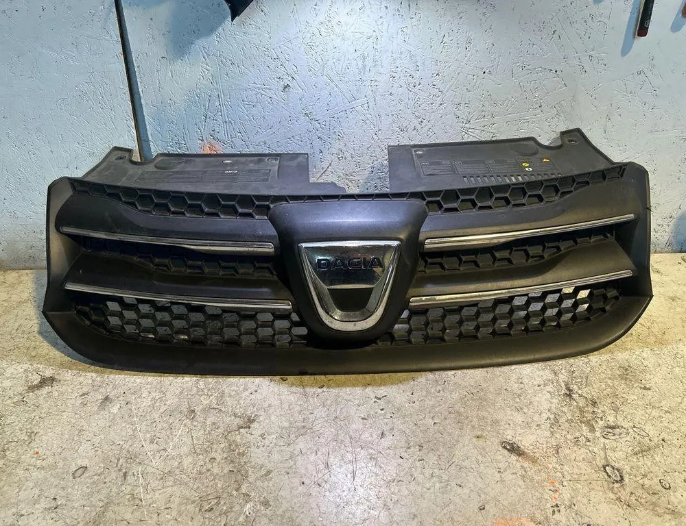 DACIA Sandero 2 generation (2013-2020) Radiator Grille 623103971R 35035716