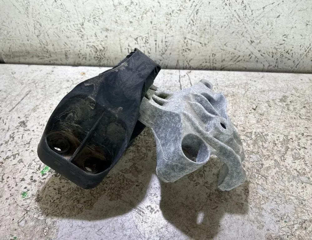 RENAULT Clio 4 generation (2012-2020) Front engine mount 35037159
