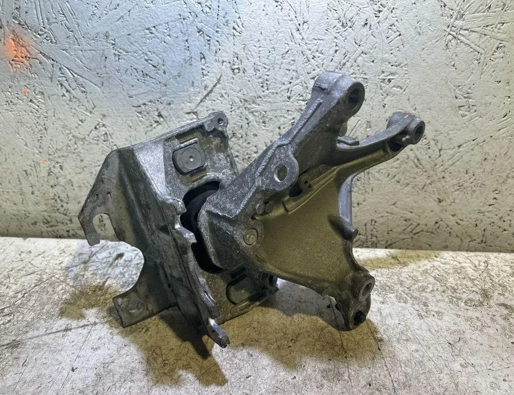 RENAULT Clio 4 generation (2012-2020) Front engine mount 112533062R 35039658