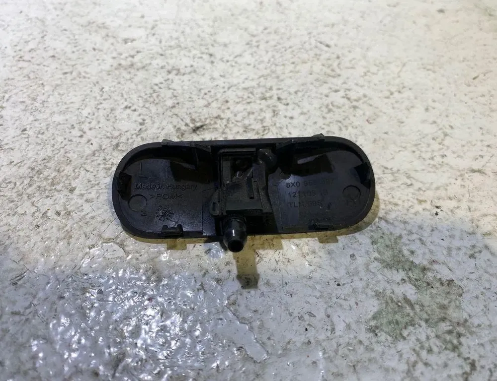 AUDI A1 8X (2010-2020) Dysza do szyby przedniej 8X0955987,121108B 35018018