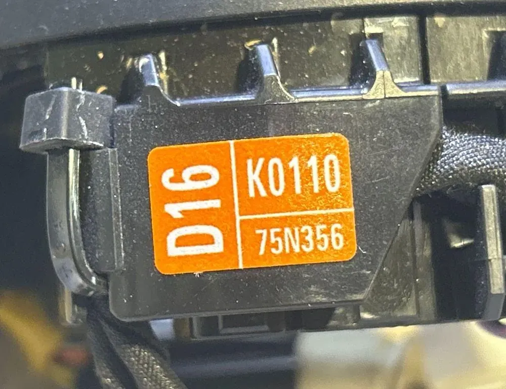 TOYOTA Yaris Cross 1 generation (2020-2023) Przełącznik dźwigni wycieraczek kierunkowskazów K0110 35042277