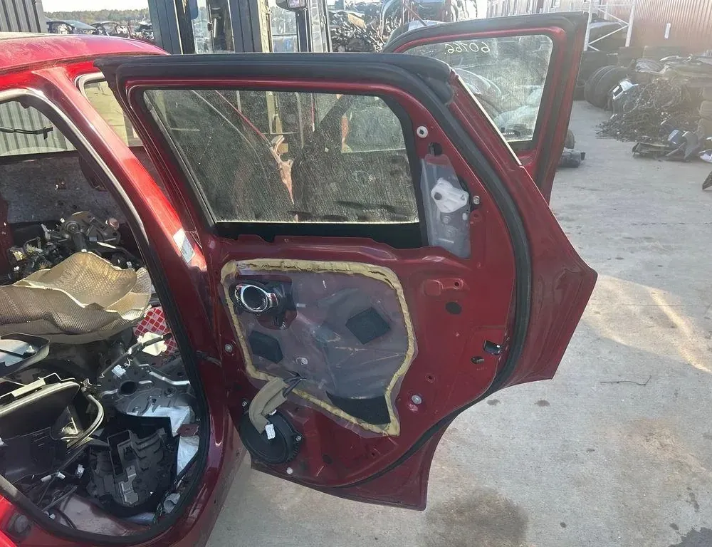 NISSAN Juke YF15 (2010-2020) Rear Right Door 35036745