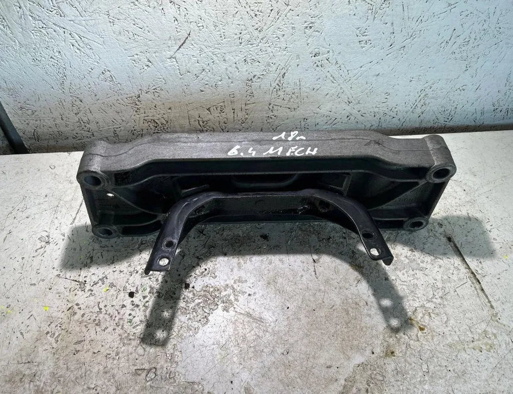 DODGE Challenger 3 generation (2008-2024) Gearbox Mount Bracket 35004805