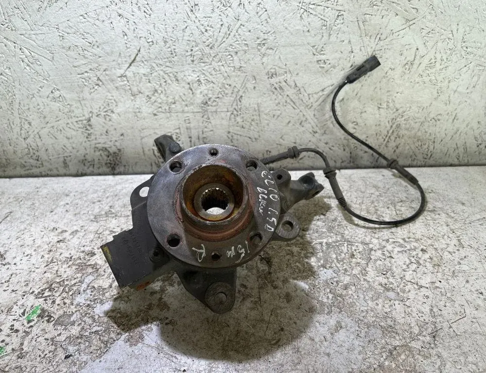 RENAULT Clio 4 generation (2012-2020) Front Right Wheel Hub 35001210