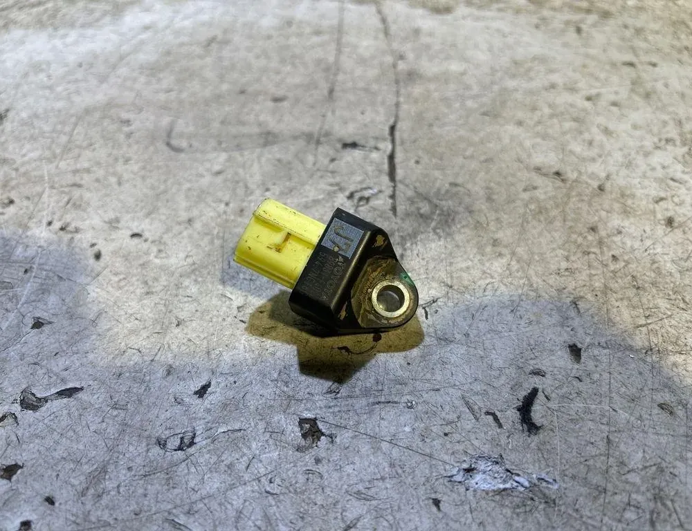 TOYOTA C-HR 1 generation (2016-2023) Przedni lewy czujnik uderzenia 89831F4020 35023930