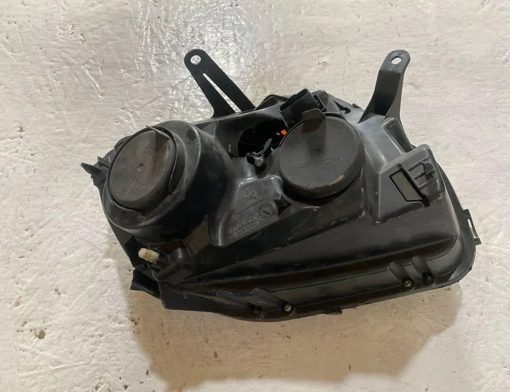 DACIA Duster 1 generation (2010-2017) Front Right Headlight 67651207,260605370R,260100069R,260609879R,250602589R,260609877R,260600069R 35005710