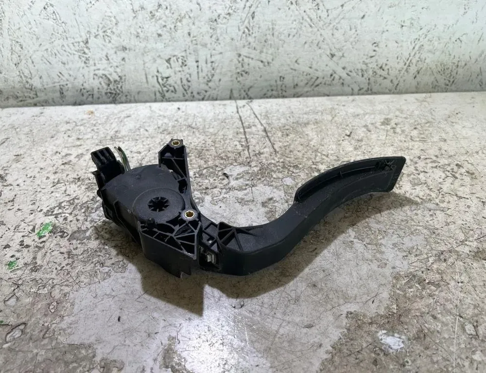 RENAULT Clio 4 generation (2012-2020) Throttle Pedal 24112015,6PV00997807,180029347R 35037645