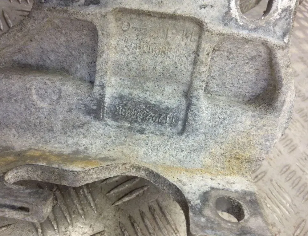 RENAULT Captur 1 generation (2013-2019) Front engine mount 112533062R 31001464