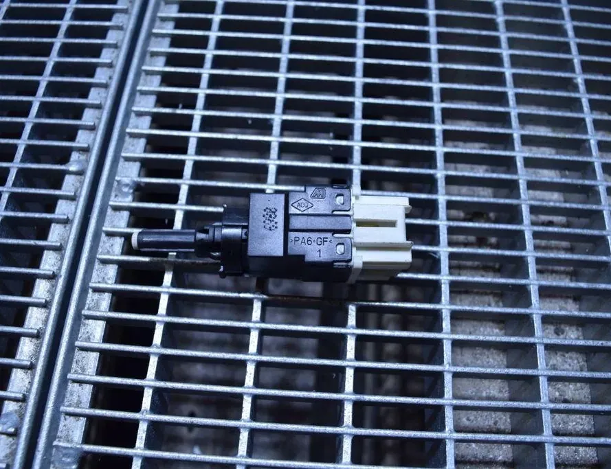 RENAULT Clio 4 generation (2012-2020) Brake Pedal Sensor 253206170R 33221290