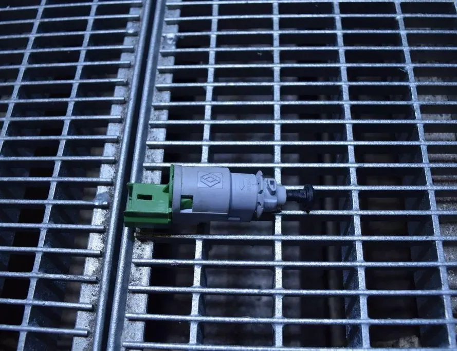 RENAULT Clio 4 generation (2012-2020) Brake Pedal Sensor 8200276360D 33221292