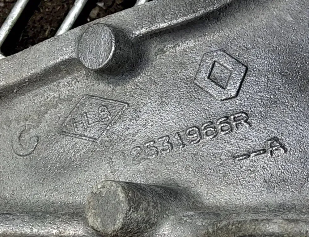 DACIA Sandero 2 generation (2013-2020) Gearbox Mount Bracket 112531966R 33401569