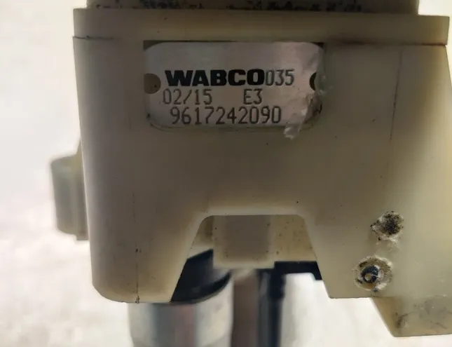 SCANIA P,G,R,T - series (2003-present) Dźwig hamulca ręcznego 9617242090,1882112 17751165