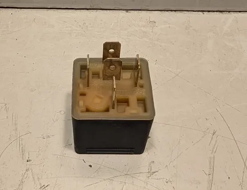 SCANIA P,G,R,T - series (2003-present) Przekaźniki 2077837 33572253