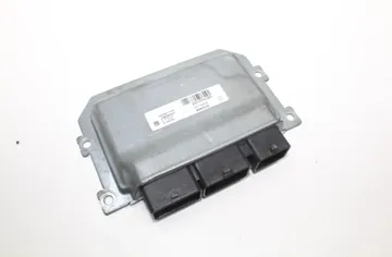 RENAULT Clio 4 generation (2012-2020) Engine Control Unit ECU 237105337R,237107018R 21702826