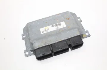 RENAULT Clio 4 generation (2012-2020) Engine Control Unit ECU 237105337R,237107018R 21711572