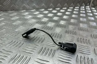 FORD Mondeo 3 generation (2000-2007) Dysza do szyby przedniej B630B 31830496