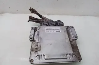 RENAULT Trafic 2 generation (2001-2015) Engine Control Unit ECU 0281010632 35100727