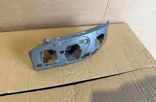 SKODA Karoq 1 generation (2017-2024) Wspornik przedniego lewego zderzaka 658807055 34532850