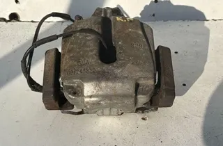 BMW 5 Series F10/F11 (2009-2017) Zacisk hamulca przedniego lewego 6024330 34775991